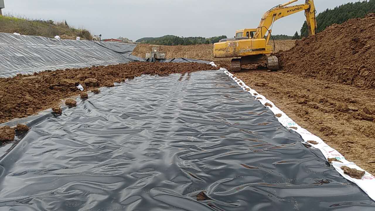 水工建筑物專用土工膜具有哪些良好的特性?