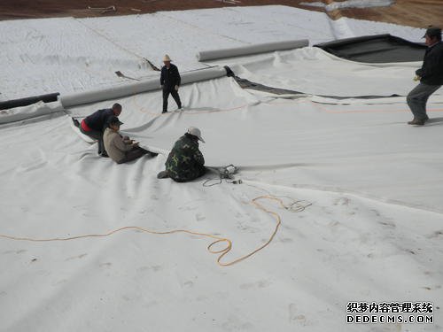 長絲紡粘土工布的生產工藝及特點