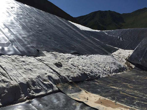 庫底鋪塑排氣(水)措施在實際應(yīng)用、施工過程中存在的主要問題